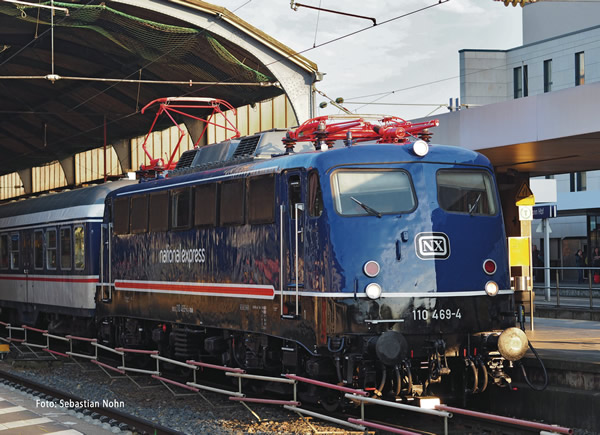 Fleischmann 733605 - German Electric Locomotive 110 469-4 NX Rail