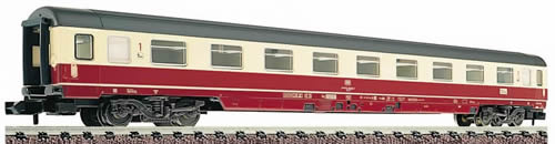 Fleischmann 8161 - IC/EC compartment coach 1st class, type Avmz.207 of the DB