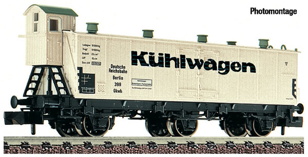 Fleischmann 838101 - 3 axle refrigerated wagon, DRG