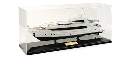 Herpa 29391 - High quality acrylic cover for catwalk yacht on pedestal 