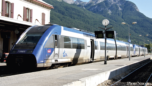 Jouef 2167 - SNCF, diesel railcar X72500, 2 elements, neutral TER