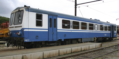 Jouef 2202 -  SNCF, diesel railcar X2100, original livery.