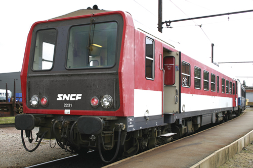 Jouef 2203 -  SNCF, diesel railcar X2200, original livery.