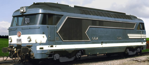 Jouef HJ2264A - French diesel locomotive BB 67058 of the SNCF; Clermont