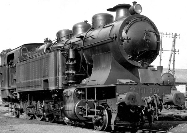 Jouef HJ2301 - French steam locomotive 141 TA 308 of the SNCF; period III