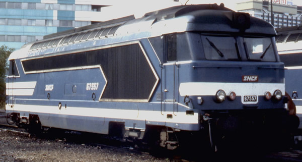 Jouef HJ2340S - French diesel locomotive BB 67557 of the SNCF DC Digital with Sound