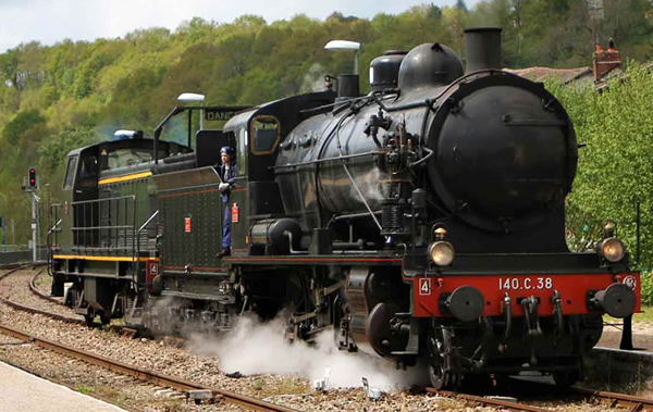 Jouef HJ2406S - French Steam locomotive 140 C 38, with tender 18 B 22 (Est) of the SNCF (DCC Sound Decoder)