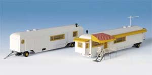 Kibri 15704 - H0 Funfair trailer, 2 pieces