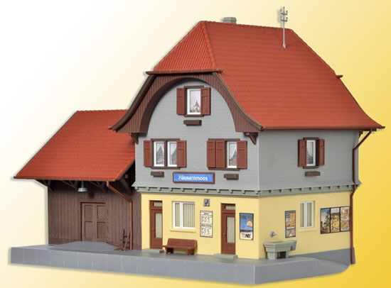 Kibri 39490 - H0 Station Häusernmoos Emmental incl. house illumination starter set