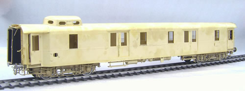 KM1 203602 - Era II Green Pw4ü-36 streamline roof baggage car with Standard wheel-set 