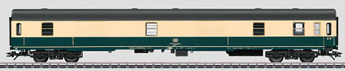 Marklin 43960 - German Baggage Car Dms 905.0 of the DB