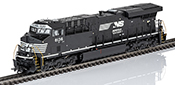 USA Diesel locomotive type GE ES44AC of the Norfolk Southern (Sound)