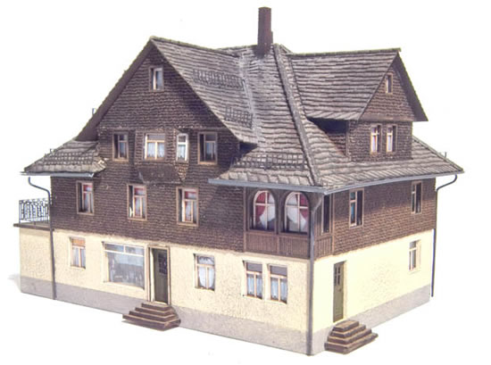 MBZ R14118 - House w. Barber Shop