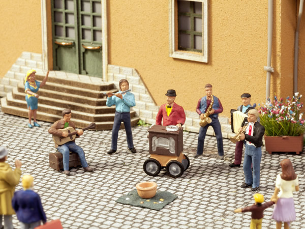 Noch 12820 - Street Musicians