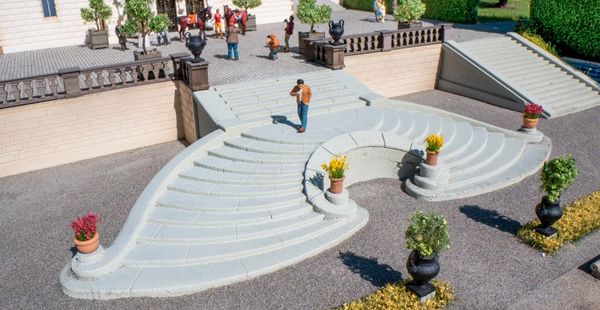 Noch 58315 - Open-Air Staircase, curved 