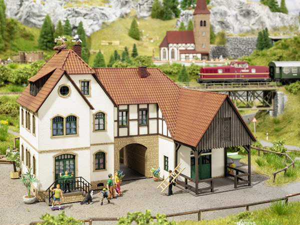 Noch 63703 - Holiday Farm Linder