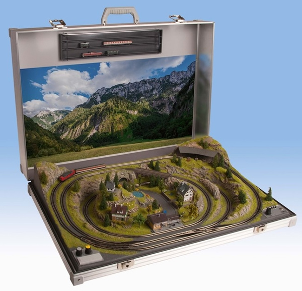 Noch 88300 - “Meran” Briefcase Layout - Marklin Track