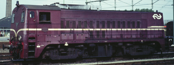 Piko 52989 - Dutch Diesel Locomotive Rh 2200 of the NS - Brown