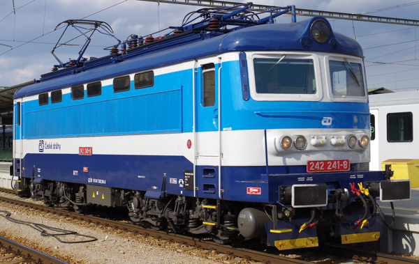 Piko 97412 - Czech Electric Locomotive BR 242 of the CD (Sound)