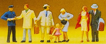 Preiser 10029 - Passengers departing   7/