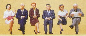 Preiser 10434 - Sitting Travelers