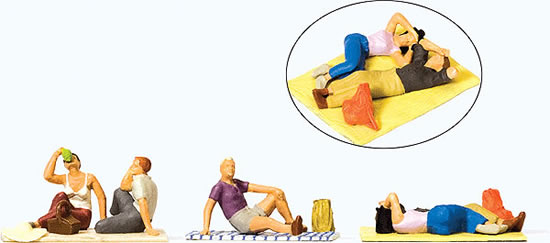 Preiser 10618 - Taking a rest