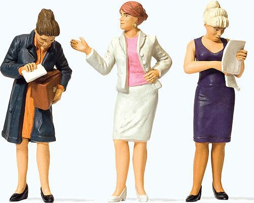 Preiser 44907 - Standing women