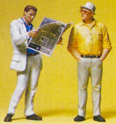 Preiser 45079 - Man w/Newspaper/Pssrby 2/