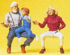Preiser 45113 - Grandfather w/Children 3/