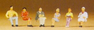 Preiser 79013 - Sitting people #1      6/