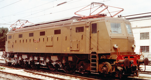 Rivarossi 2348 - Electric Locomotive E428.184, with high performance bogies FS