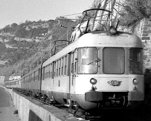 Rivarossi 2505 - Italian Electric Railcar Set Class ALe 803 of the FS