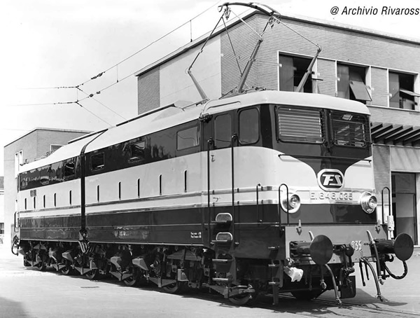 Rivarossi HR2868S - Italian Electric locomotive E.646, 2nd series, Treno Azzurro of the FS (DCC Sound Decoder)