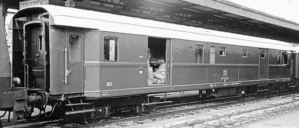 Rivarossi HR4279 - Luggage mail van type ‘49 DUz 93.100