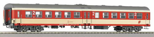 Roco 45530 - 2nd Class Passenger Car w/ Center Door