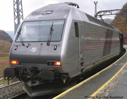 Roco 73638 - Norwegian Electric Locomotive EL18 of the NSB