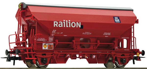 Roco 76579 - German Swing roof wagon of the DB-AG