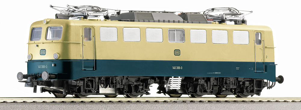 Roco 62347 - German Electric locomotive Class 110.1 of the DB