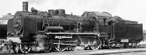 Tillig 02025 - German Steam Locomotive Class 38.10 of the DR