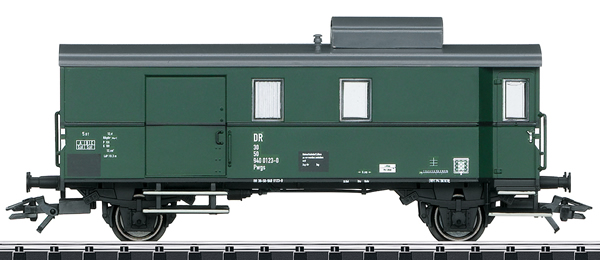 Trix 23305 - DR/DDR Type Pwgs 9400 Baggage Car, Era IV