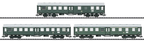 Trix 23429 - 3pc Passenger Car Set