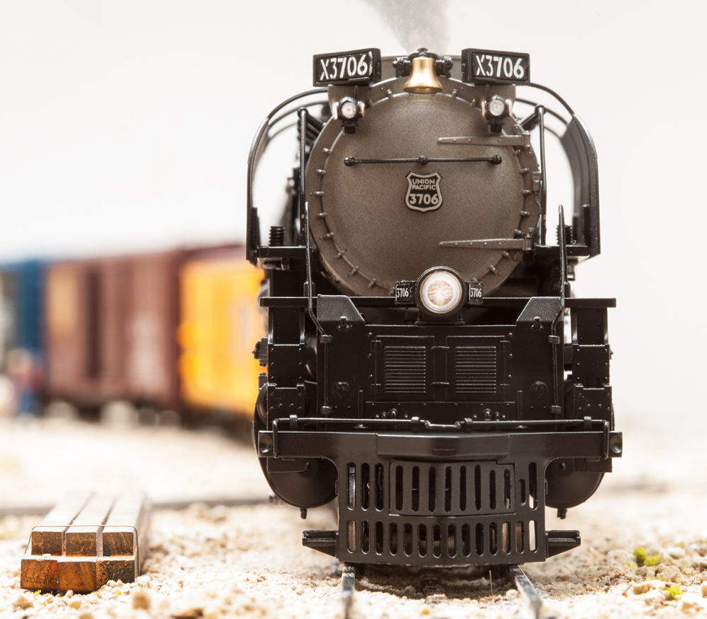 Trix 22939 - American Freight Steam Locomotive 