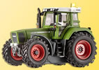 H0 Tractor FENDT with illumination andyellow blinking light