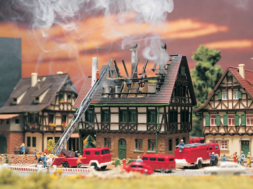 Vollmer Brennendes Haus Nゲージ 7738 7738.jpg